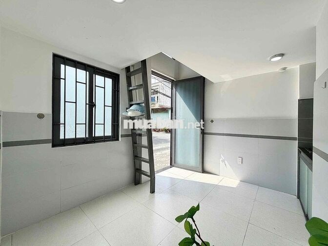 KIOT KINH DOANH - GÁC CAO M8 - VỊ TRÍ HẺM THÔNG DỄ ĐI