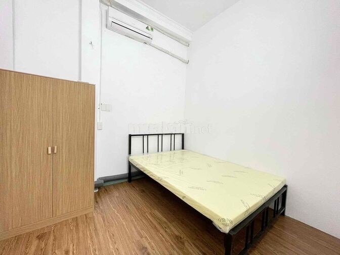Thuê căn hộ 50m2 2PN1WC tại Phú Nhuận, ban công rộng, full nội thất