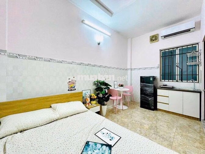 STUDIO FULL NỘI THẤT CÓ CỬA SỔ TRỜI THOÁNG
