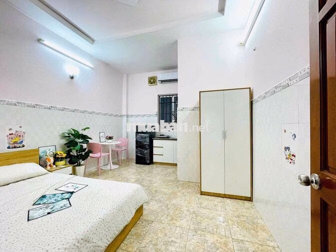 STUDIO FULL NỘI THẤT CÓ CỬA SỔ TRỜI THOÁNG