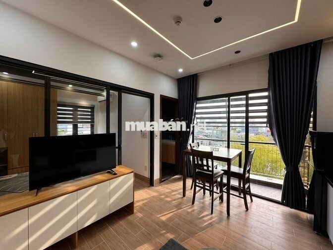Cho thuê căn hộ 1PN, có ban công, mới xây, gần ngay Vincom