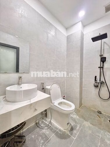 CHDV PN TÁCH BẾP NỘI THẤT ĐẦY ĐỦ XÂY MỚI BAN CÔNG LẤY ÁNH SÁNG TRỜI