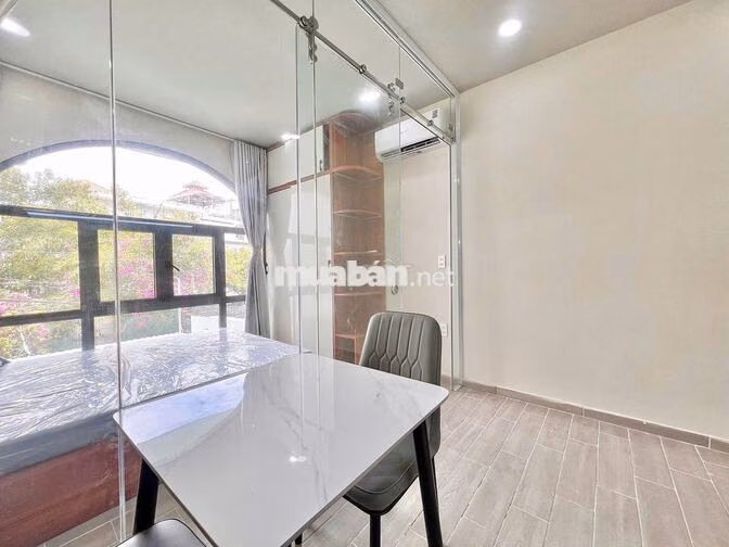 CHDV PN TÁCH BẾP NỘI THẤT ĐẦY ĐỦ XÂY MỚI BAN CÔNG LẤY ÁNH SÁNG TRỜI