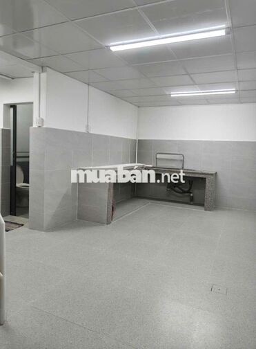 Cho thuê nhà mặt tiền Nguyễn Chí Thanh, P12,Q5- 4x20-3 tấm- kd tôt