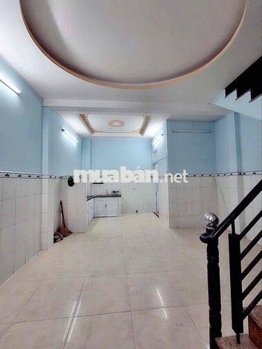 Nhà nguyên căn Đường Nguyễn Văn Cừ Quận 5 cho thuê