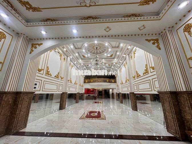 cho thuê mặt bằng toà 8 lầu,1600m2
