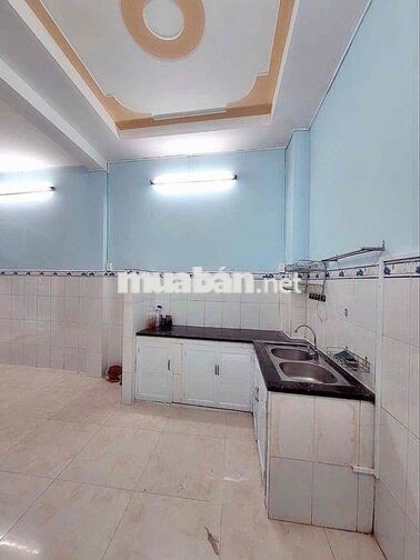 Nhà nguyên căn Đường Nguyễn Văn Cừ Quận 5 cho thuê