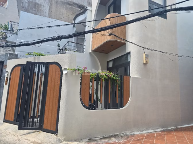 GIẢM SỐC 600 TRIỆU – BÁN GẤP NHÀ ĐẸP KTS THIẾT KẾ, 2 MẶT TIỀN P.14 GÒ 
