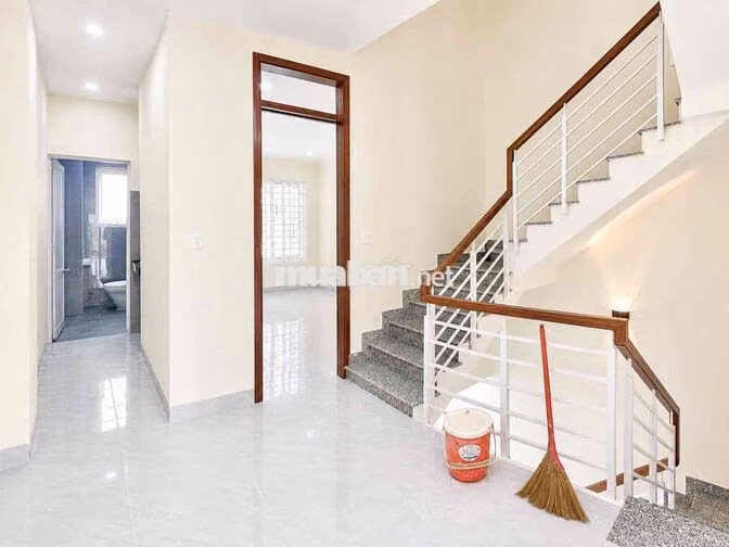 CHO THUÊ NHÀ NGUYÊN CĂN TRỐNG HOẶC FULL NỘI THẤT GIÁ 20 TRIỆU/THÁNG