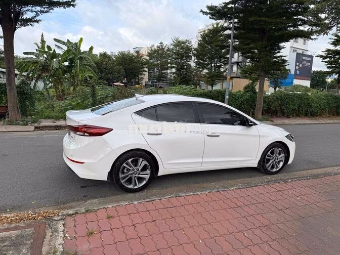 Hyundai Elantra 2019 Tự động fund máy 2.0