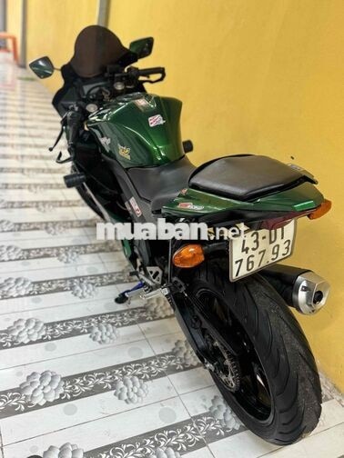 Yamaha R15 Xanh lá Xe côn tay