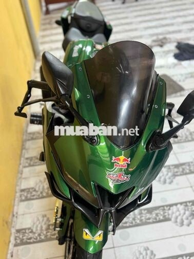 Yamaha R15 Xanh lá Xe côn tay