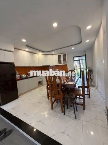 NHÀ CHO THUÊ Bình Lợi. Trệt 2 lầu. DT: 4,5x20m. Hẻm thông 
