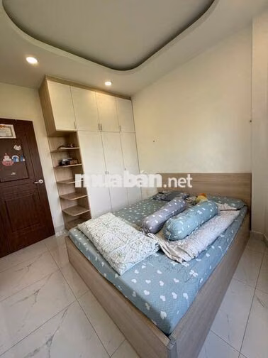 NHÀ CHO THUÊ Bình Lợi. Trệt 2 lầu. DT: 4,5x20m. Hẻm thông 