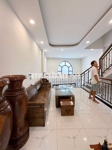 NHÀ CHO THUÊ Bình Lợi. Trệt 2 lầu. DT: 4,5x20m. Hẻm thông 