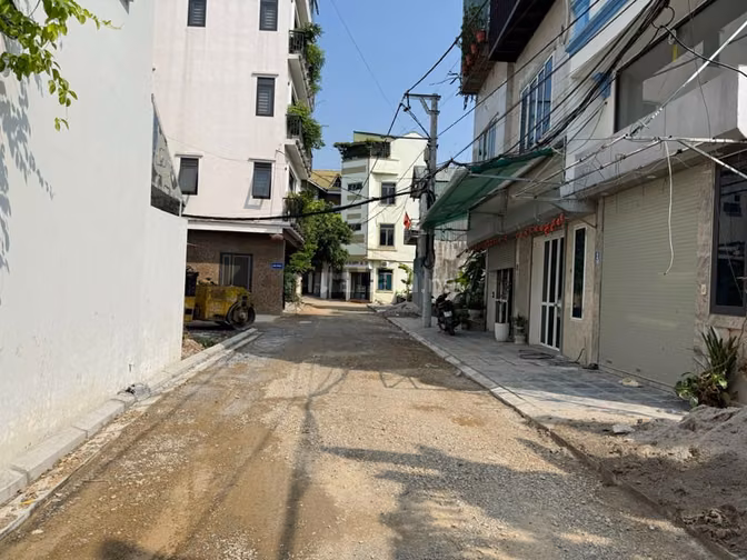 Bán 33,5m2 nhà 3 tầng Đông Dư Bát Tràng. Đường 16 chỗ vào nhà