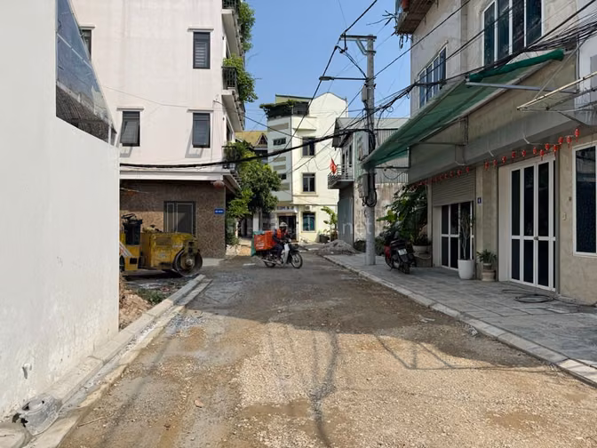 Bán 33,5m2 nhà 3 tầng Đông Dư Bát Tràng. Đường 16 chỗ vào nhà