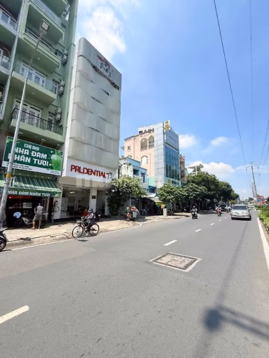 BÁN NHÀ GÓC 3 MẶT TIỀN LẠC LONG QUÂN 5TẦNG 6,5X15 NGAY ĐẦM SEN 23,5 TỶ