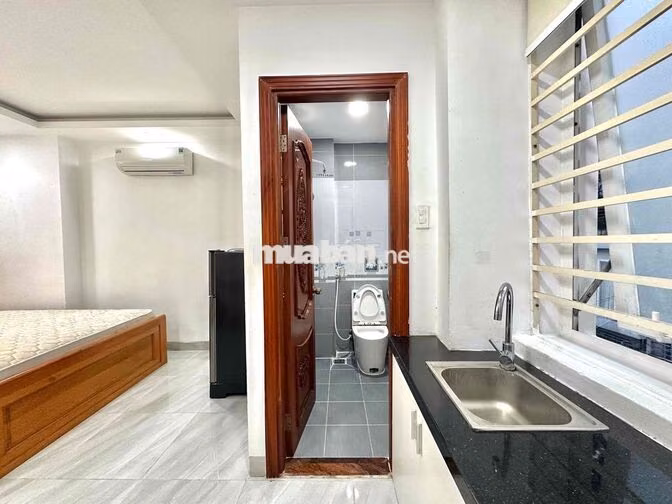 STUDIO CỬA SỔ TRỜI - FULL NỘI THẤT, THANG MÁY, HẦM XE- KHU E.TOWN, HHT