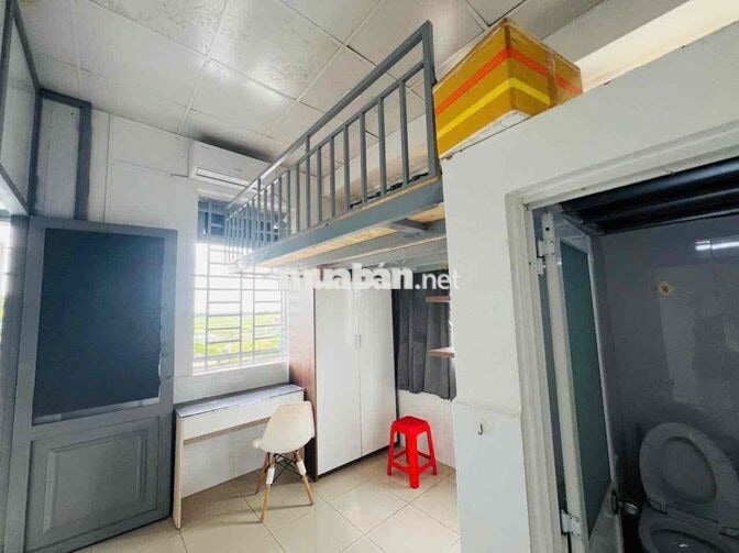 Cho Thuê Gác, Ban công, Gần Học Viện Hàng Không, Văn Hiến