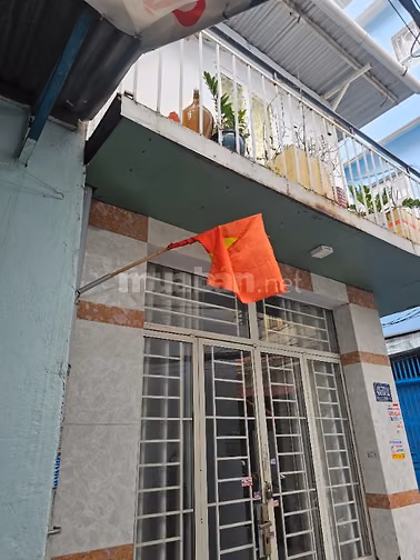 3,5 x 6,5 nở hậu 4 m nhà một trệt một lầu hai phòng ngủ 2 toilet sổ