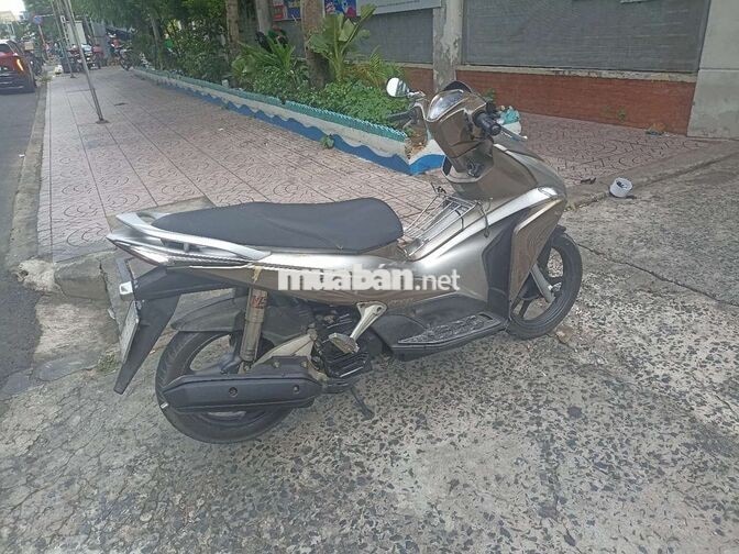 Honda Air Blade đầu bò còn tinh là còn xe