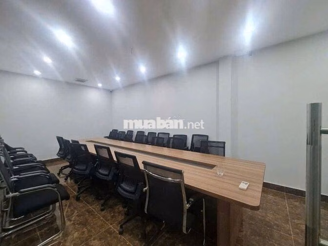 42tr/th, cho thuê toà Văn Phòng ngay Quang Trung, Hà Đông mt 11m