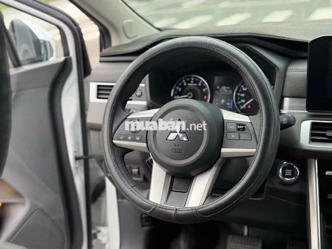 Mitsubishi Xpander Premium 2024 Trắng 8.800km
