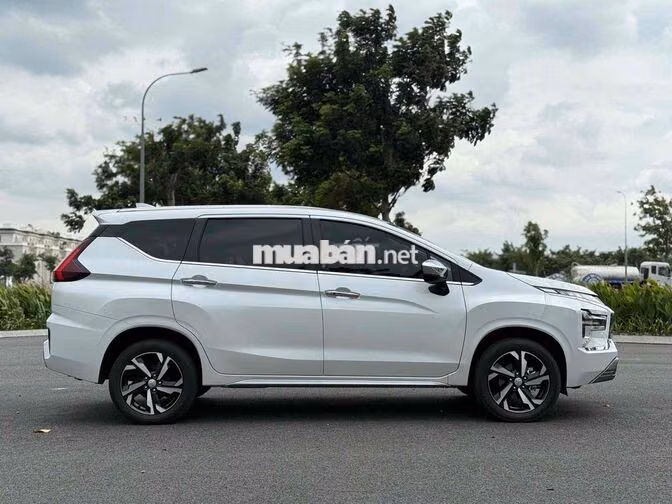 Mitsubishi Xpander Premium 2024 Trắng 8.800km