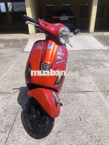Piaggio Vespa Đỏ Xăng