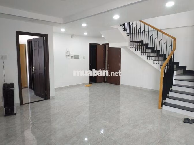 [CHÍNH CHỦ CHO THUÊ GẤP] CHCC CỘNG HÒA PLAZA–DT KHỦNG 180M2 (3PN 3WC) 