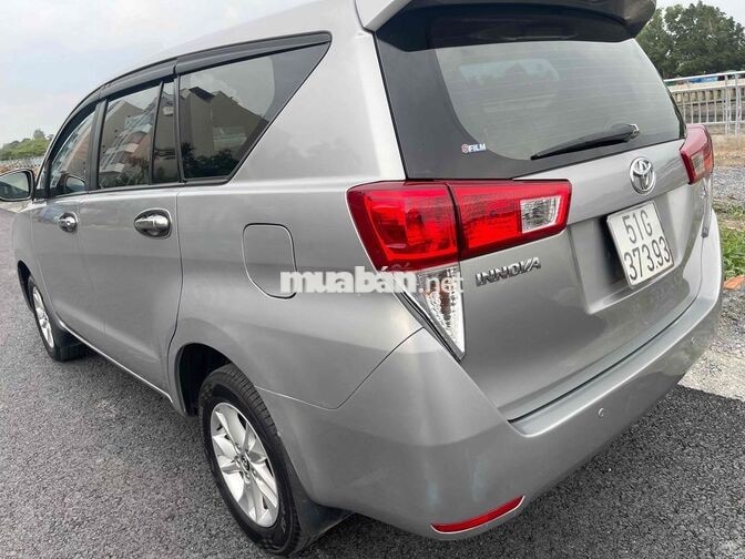 Toyota Innova Số sàn Bạc