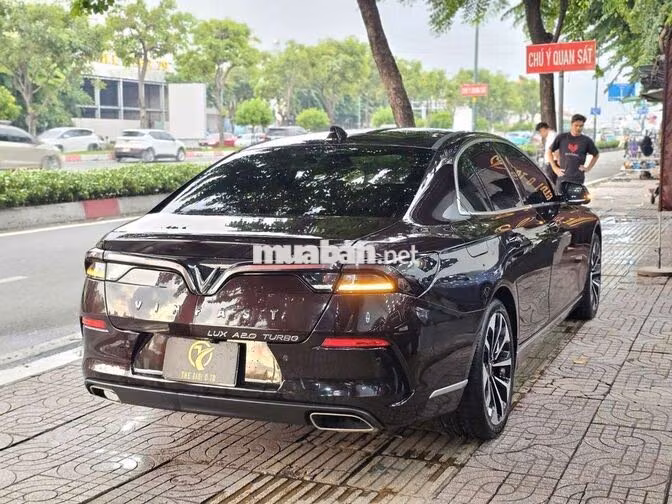 VinFast Lux A 2.0 Premium 2021 Nâu 40000 km