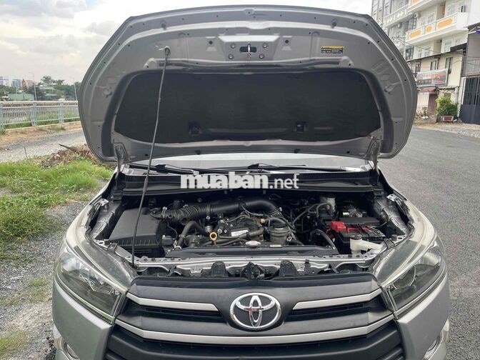 Toyota Innova Số sàn Bạc