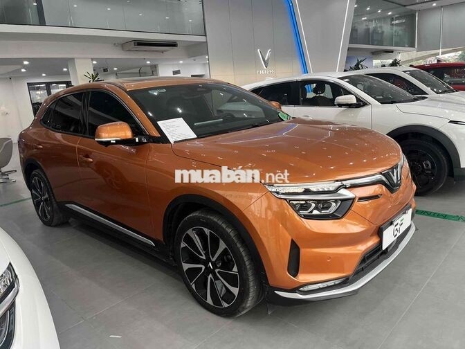 VinFast VF8 Plus 2023 Vàng cam 19000 km (xe cũ)