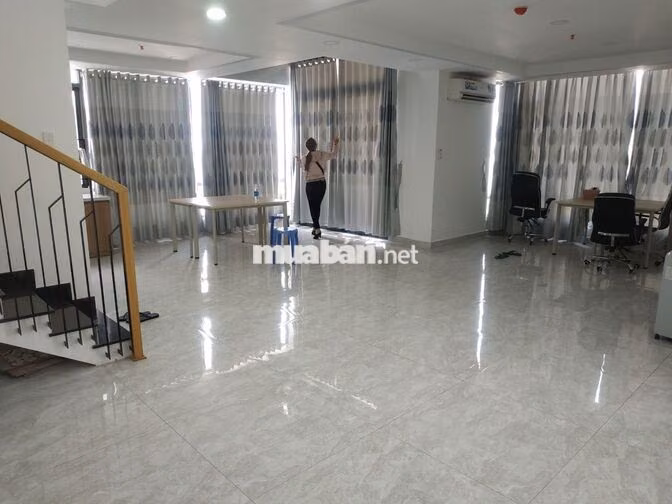 [CHÍNH CHỦ CHO THUÊ GẤP] CHCC CỘNG HÒA PLAZA–DT KHỦNG 180M2 (3PN 3WC) 