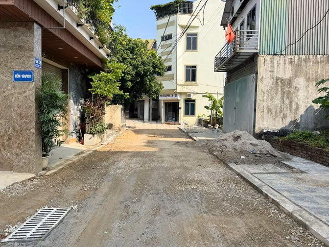 Bán 33,5m2 nhà 3 tầng Đông Dư Bát Tràng. Đường 16 chỗ vào nhà