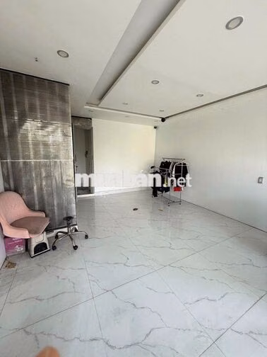 Cho thuê nhà mặt tiền 446 Lê Hồng Phong - 4 Tầng Ngang 5mét kinh doanh