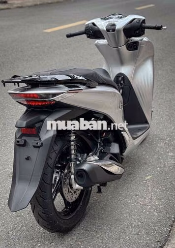 SH 125 CBS 2022 Bạc Đen