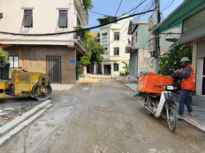 Bán 33,5m2 nhà 3 tầng Đông Dư Bát Tràng. Đường 16 chỗ vào nhà