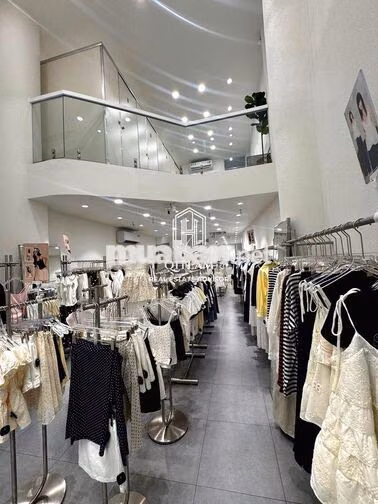 🔥 VẠN HẠNH MALL, QUẬN 10 – 7X NHÀ NGUYÊN CĂN 5 TẦNG, VỊ TRÍ ĐẸP! ✨