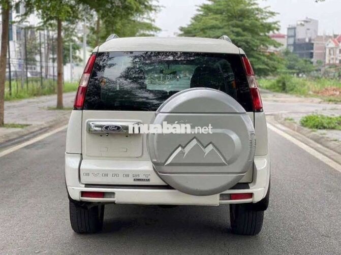 Ford Everest Trắng SUV