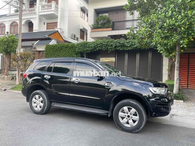 Ford Everest 7 chỗ Số sàn Dầu Việt Nam 2019