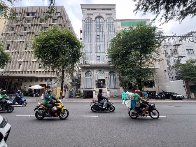 ✨ CHO THUÊ TOÀ NHÀ MẶT TIỀN LỚN 12M 149B Trương Định, P9, QUẬN 3!!!