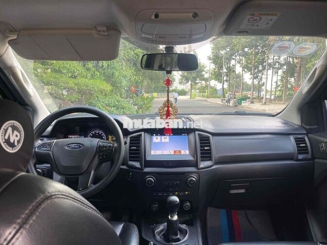 Ford Everest 7 chỗ Số sàn Dầu Việt Nam 2019