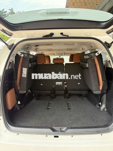 Toyota Innova 2.0E Số sàn Trắng