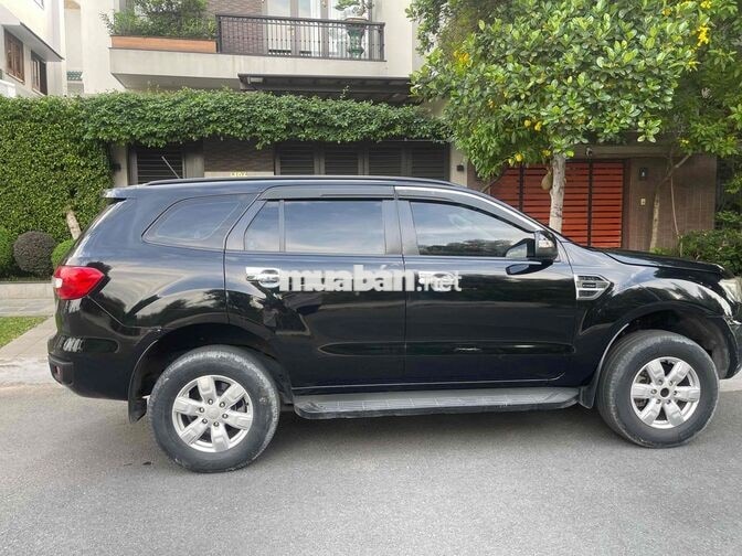 Ford Everest 7 chỗ Số sàn Dầu Việt Nam 2019