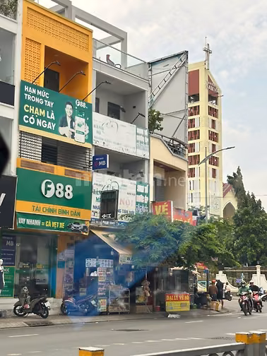 Tôi bán gấp mặt tiền 4lau Phạm Hùng,Q8,giá ngộp,kinh doanh ngay,88m