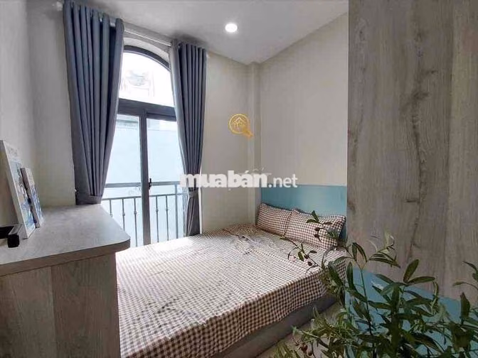 Căn hộ 2pn bancol full nội thất, thang máy, bảo vệ, gần quận 1