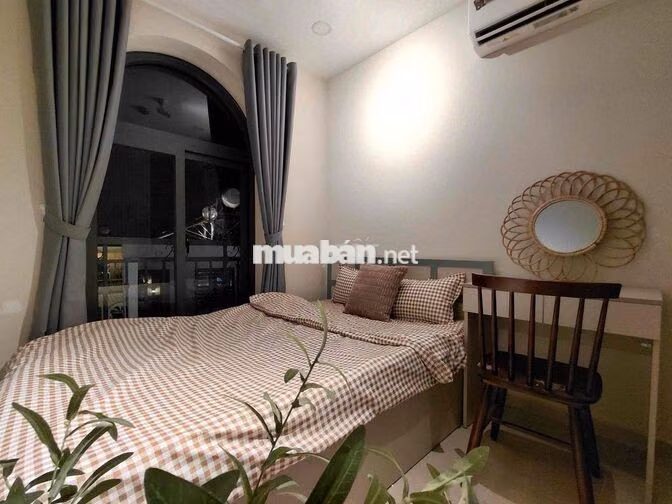 Căn hộ 2pn bancol full nội thất, thang máy, bảo vệ, gần quận 1